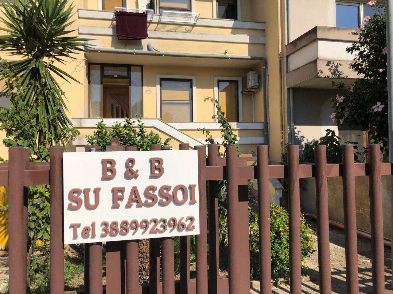 B&B Su Fassoi Santa Giusta Exterior foto